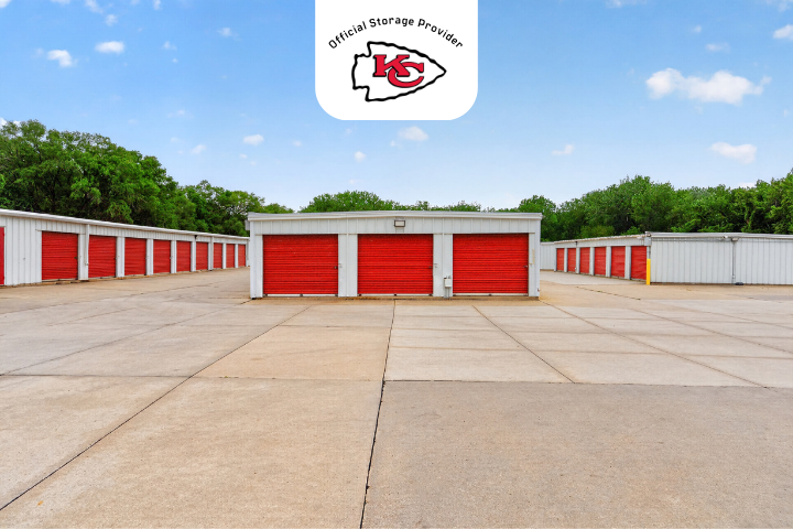 Kansas City Chiefs partnership image for StorageMart in Des Moines Iowa